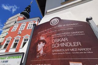 Pravda o Oskaru Schindlerovi: Zachránce 1 200 Židů nebo „svitavský gauner“ a nacistický prospěchář? - Médium.cz
